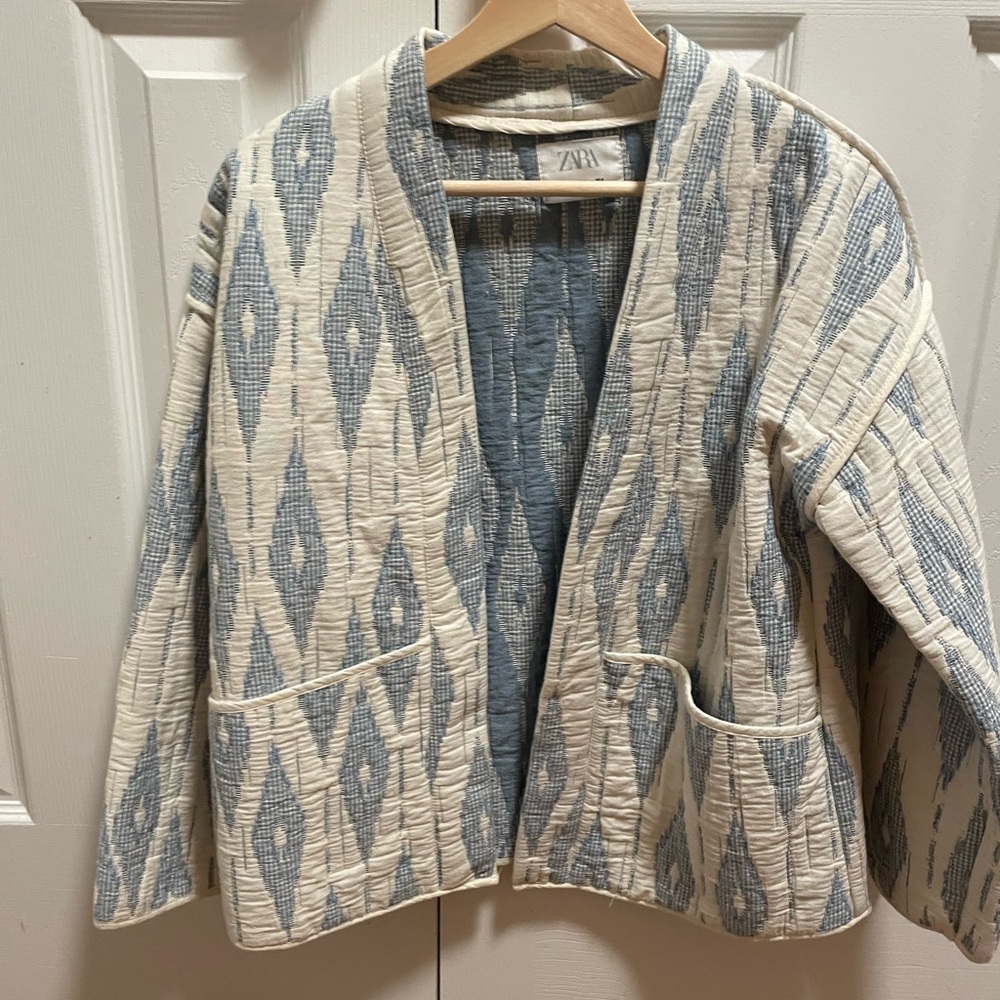 Zara Cream and Blue Patterned Blazer